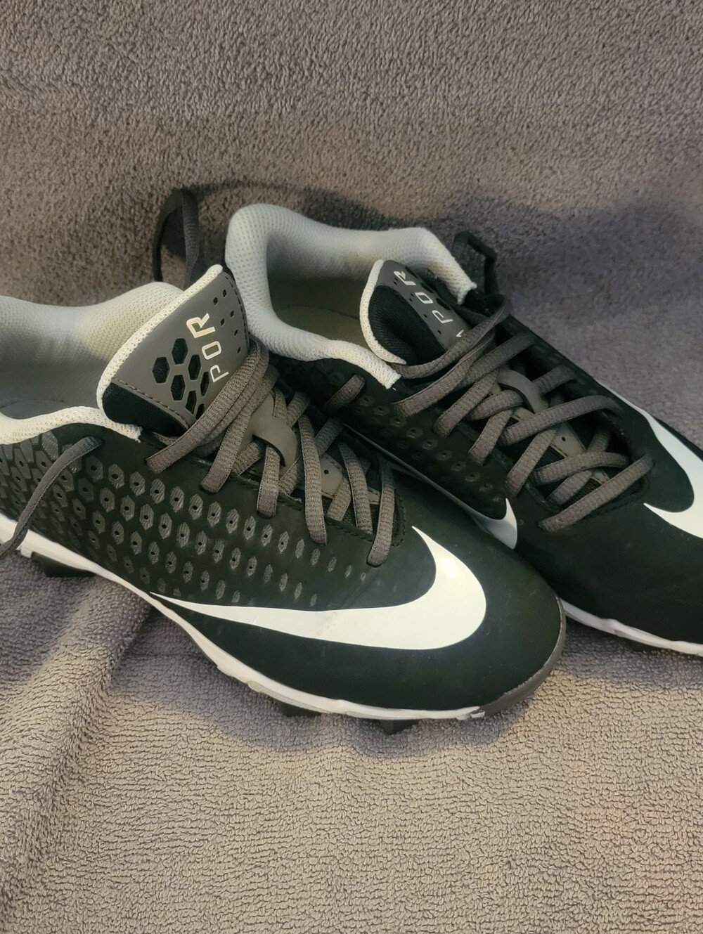 Nike Vapor Baseball Cleats Youth Size 5Y Black/White Lightweight Molded Cleats